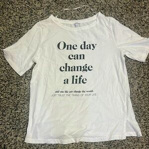 NWOT. Woman’s OVS white Shirt sleeve T-shirt with inspirational text. Size S.